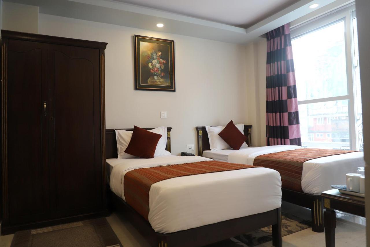 Hotel Pipal Tree Катманду Екстериор снимка